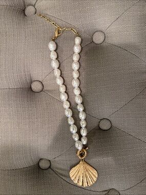 Gold Shell Pendant Pearl Choker Necklace - Women Jewelry